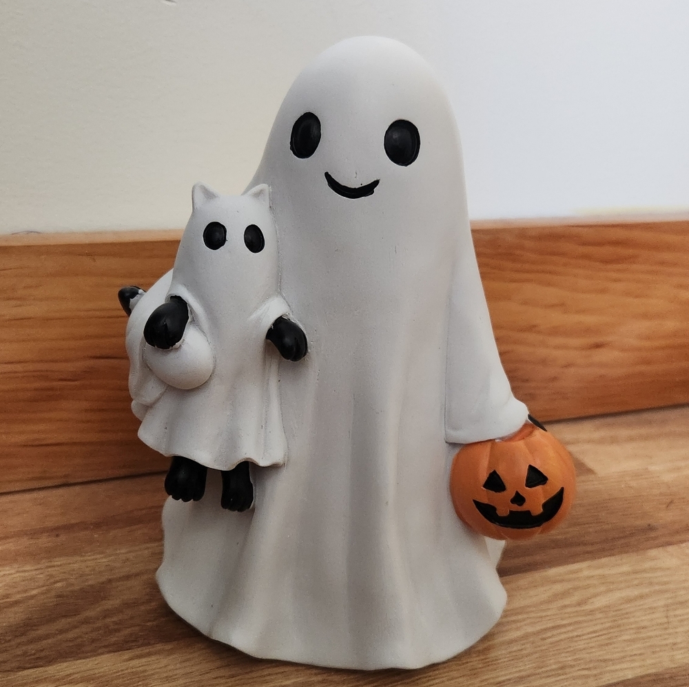 Ghost With Ghost Cat And Pumpkin Halloween Decor NEW